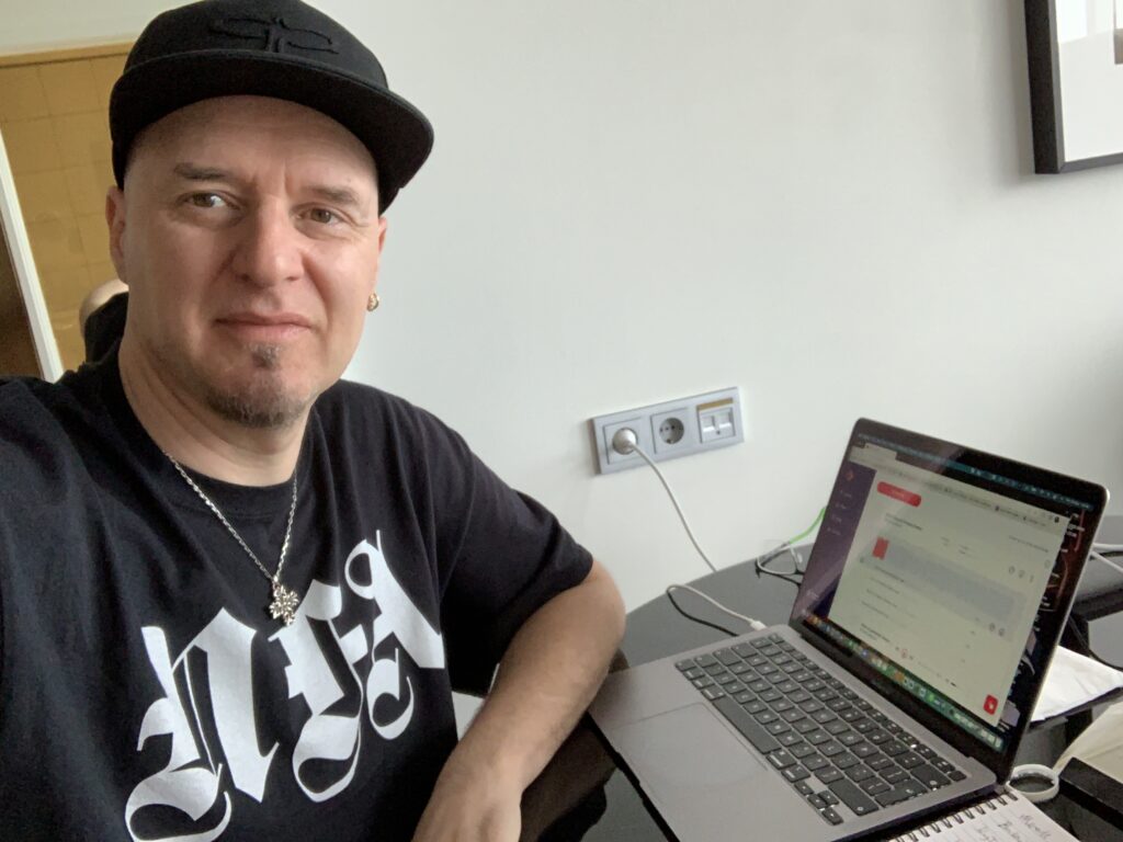 Ace, Skunk Anansie using the Byta platform for music sharing